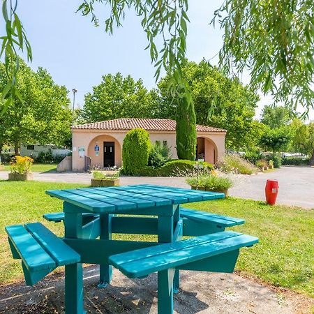 Camping Sites Et Paysages Les Pres Hauts Sisteron Exterior foto