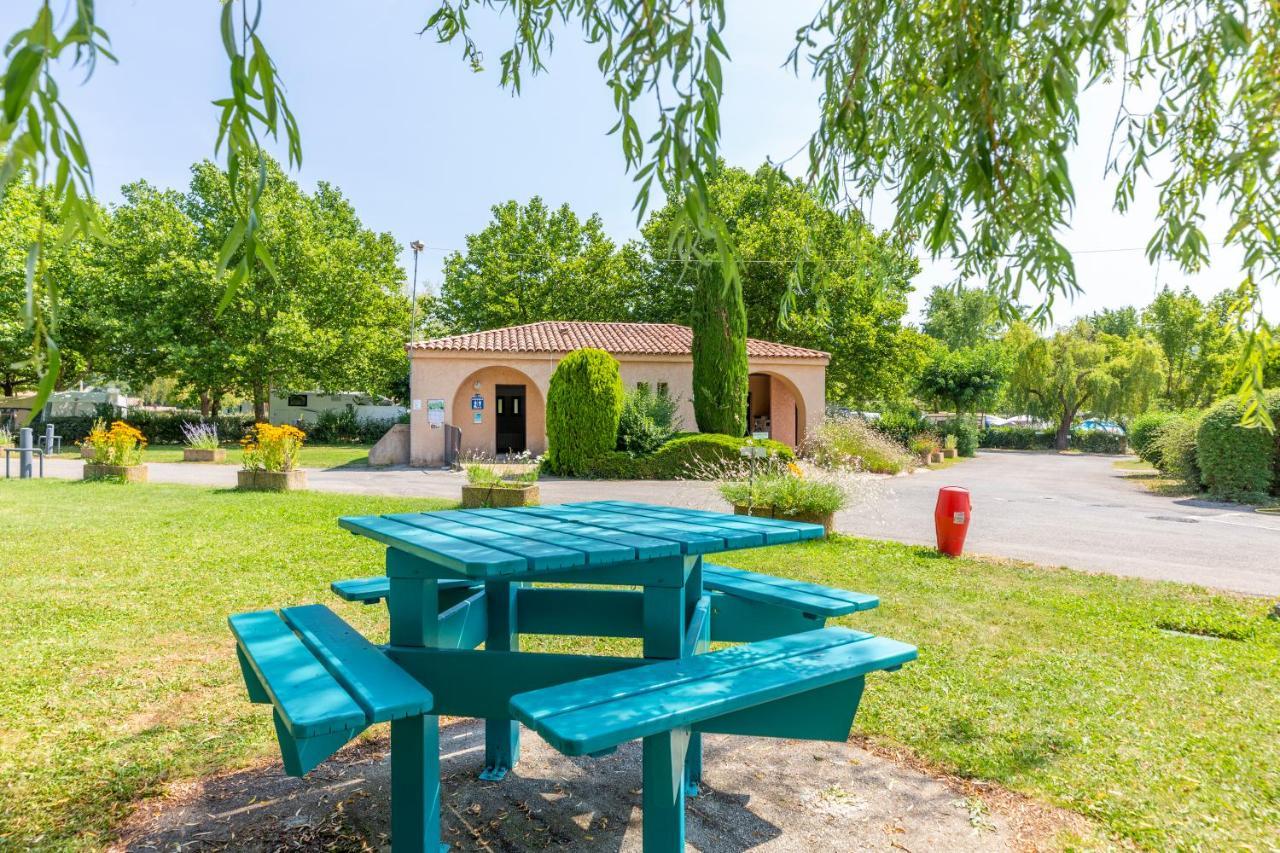 Camping Sites Et Paysages Les Pres Hauts Sisteron Exterior foto