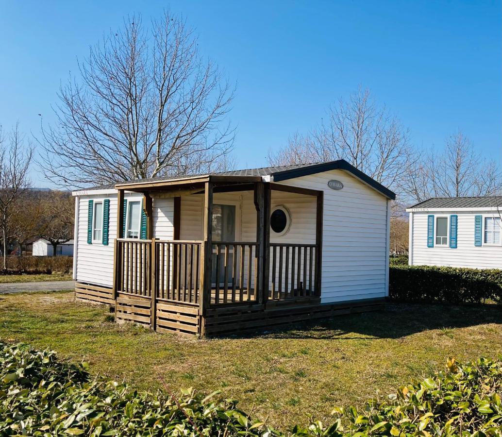 Camping Sites Et Paysages Les Pres Hauts Sisteron Exterior foto