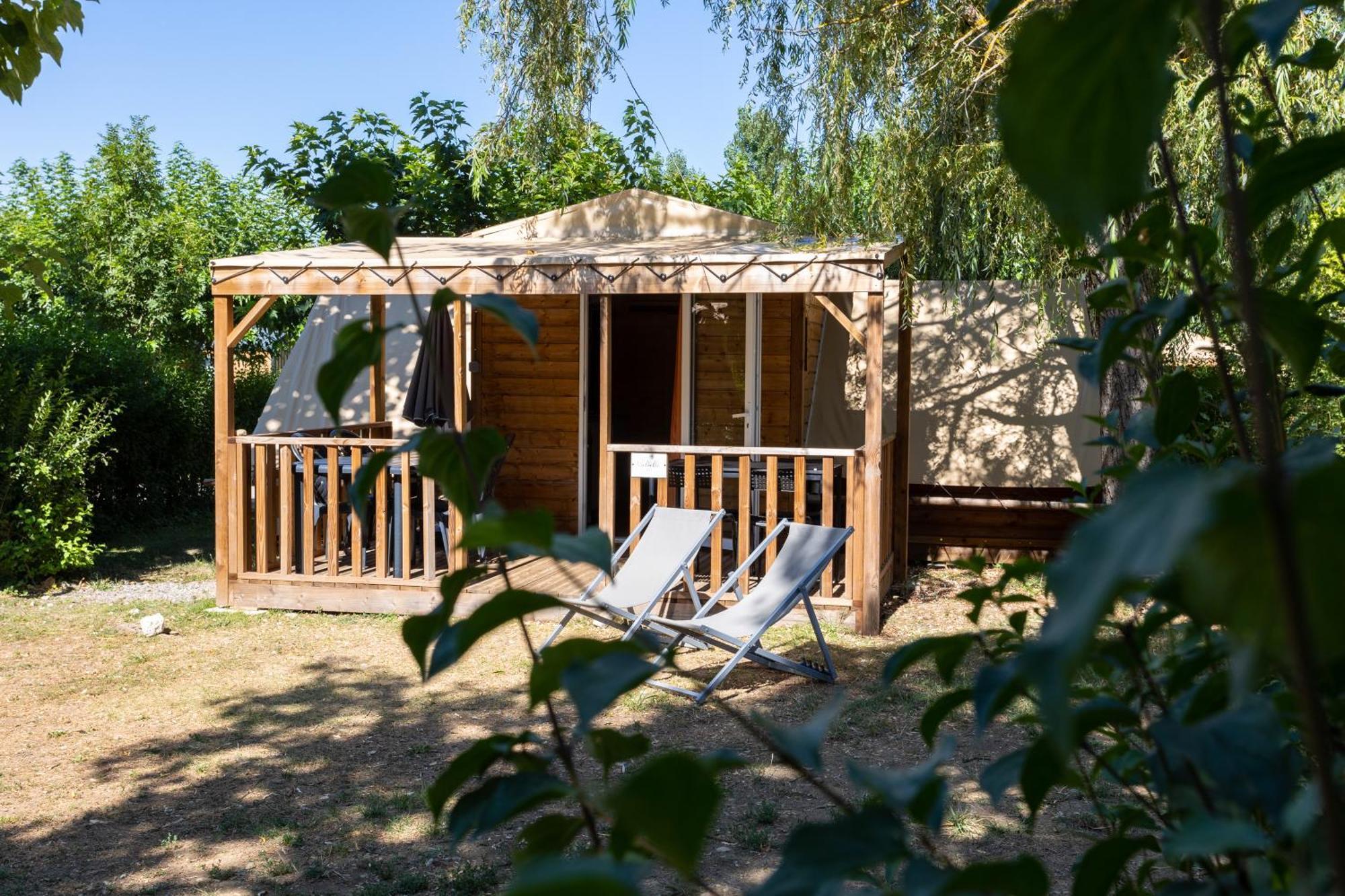 Camping Sites Et Paysages Les Pres Hauts Sisteron Exterior foto
